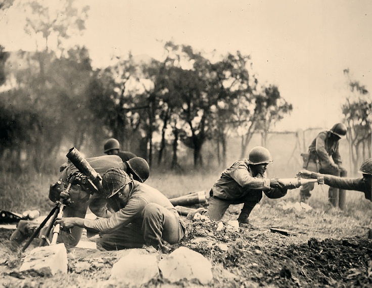 Mortar crew of 92nd Division at Massa